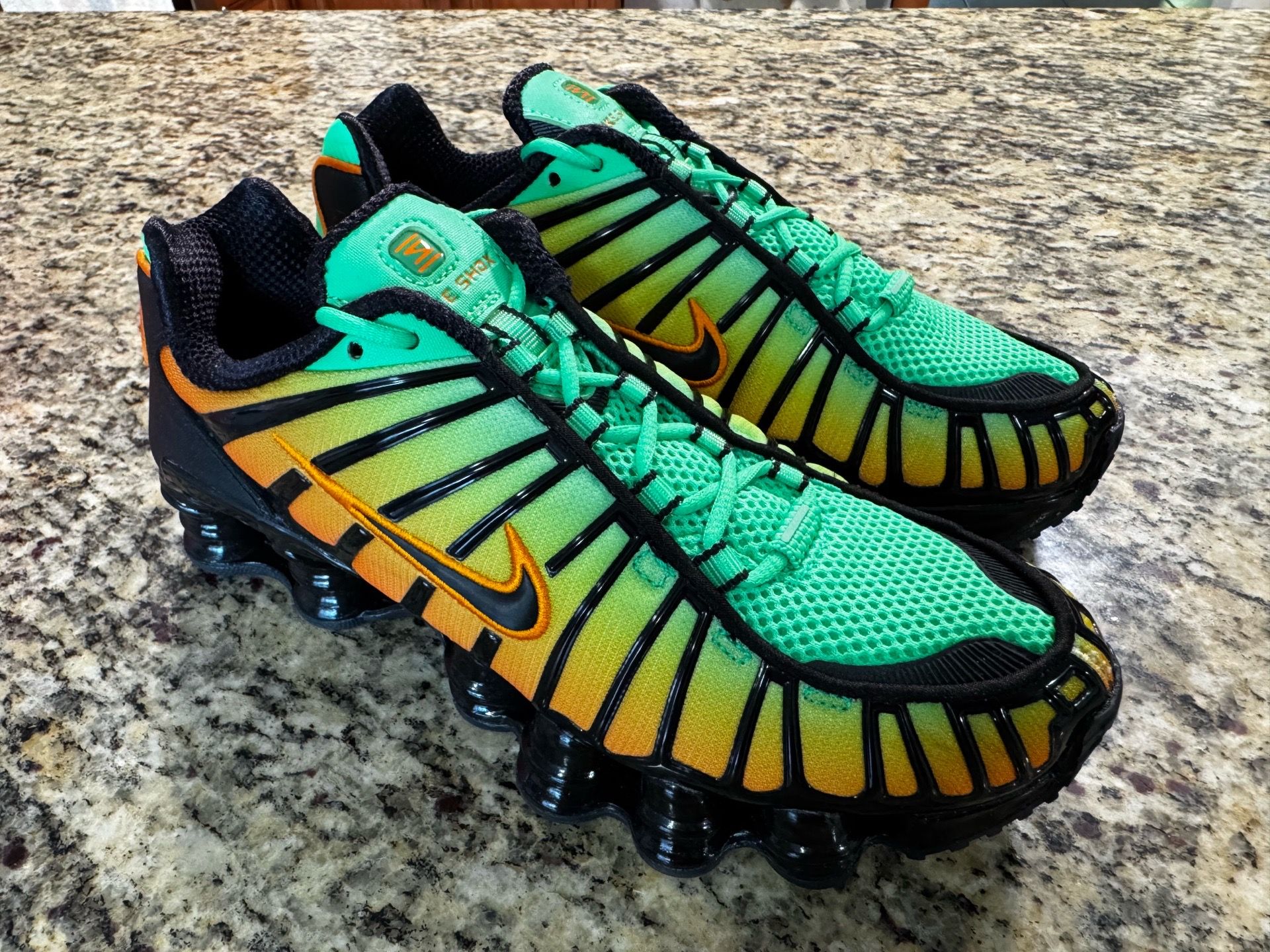 Nike Shox TL Green Shock Black IO4645-300 Size 6.5Y 8 Women’s Unisex Kids Women Brand New