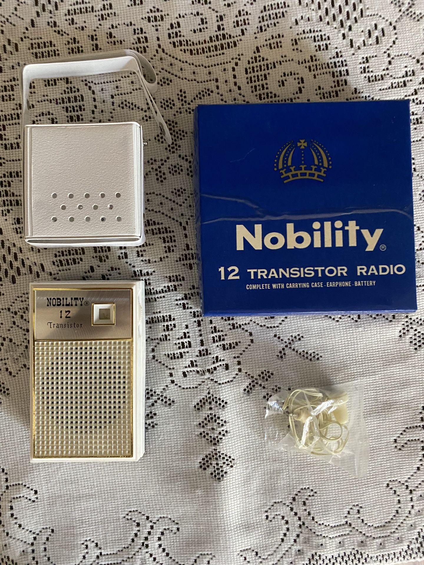 Vintage Nobility 12 Transistor Radio