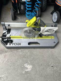 RYOBI ONE+ 18V 5.5in. Cordless Flooring Saw with Blade (Tool Only)