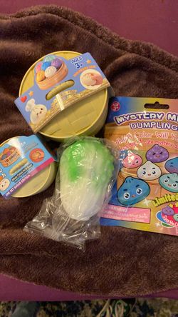 4 piece dumpling squishy bundle