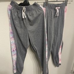 BCBG Matching 2 Piece Lounge Fleece Joggers, Medium 10-12