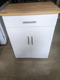 Rolling kitchen counter/storage unit