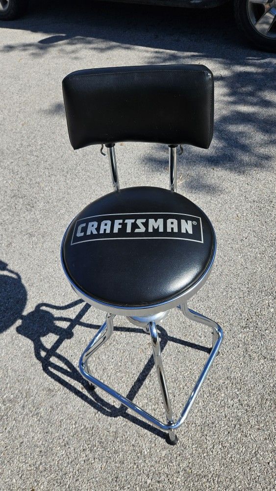 Craftsman Adjustable Hydraulic Seat - Black