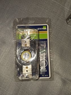 Leviton 2610 L5-30R Locking Outlet