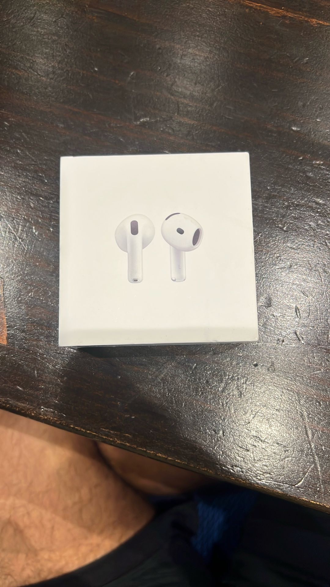AirPods 4