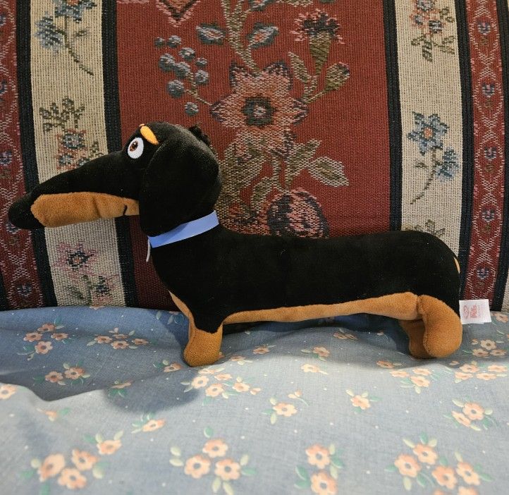 TY SECRET LIFE OF PETS BUDDY THE DACHSHUND DOG STUFFED PLUSH ANIMAL TOY APROX 12" PRE-OWNED