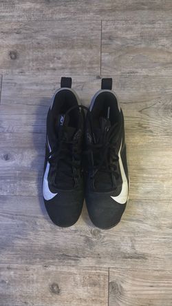 Black and white Nike alpha menace 4 sharks size 9