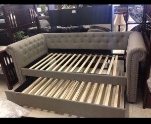 Brand New Grey Tufted Fabric Day Bed With Trundle