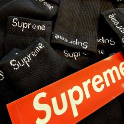 Supreme Socks *Brand New* Black & Soft Pink