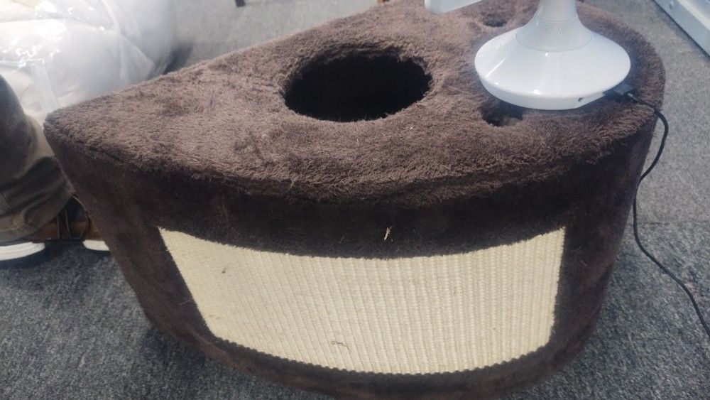 Cat Scratch Ramp And Playhouse