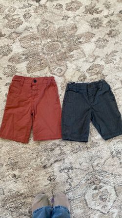 Boys toddle Shawn white skater shorts ! Both for $5