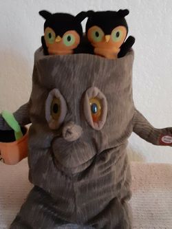 Hallmark Halloween Tree With Owls.  It Moves And Sings