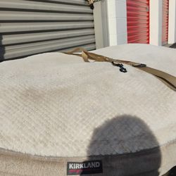 Kirkland Signature Dog Bed And 6 Ft Kong Leash