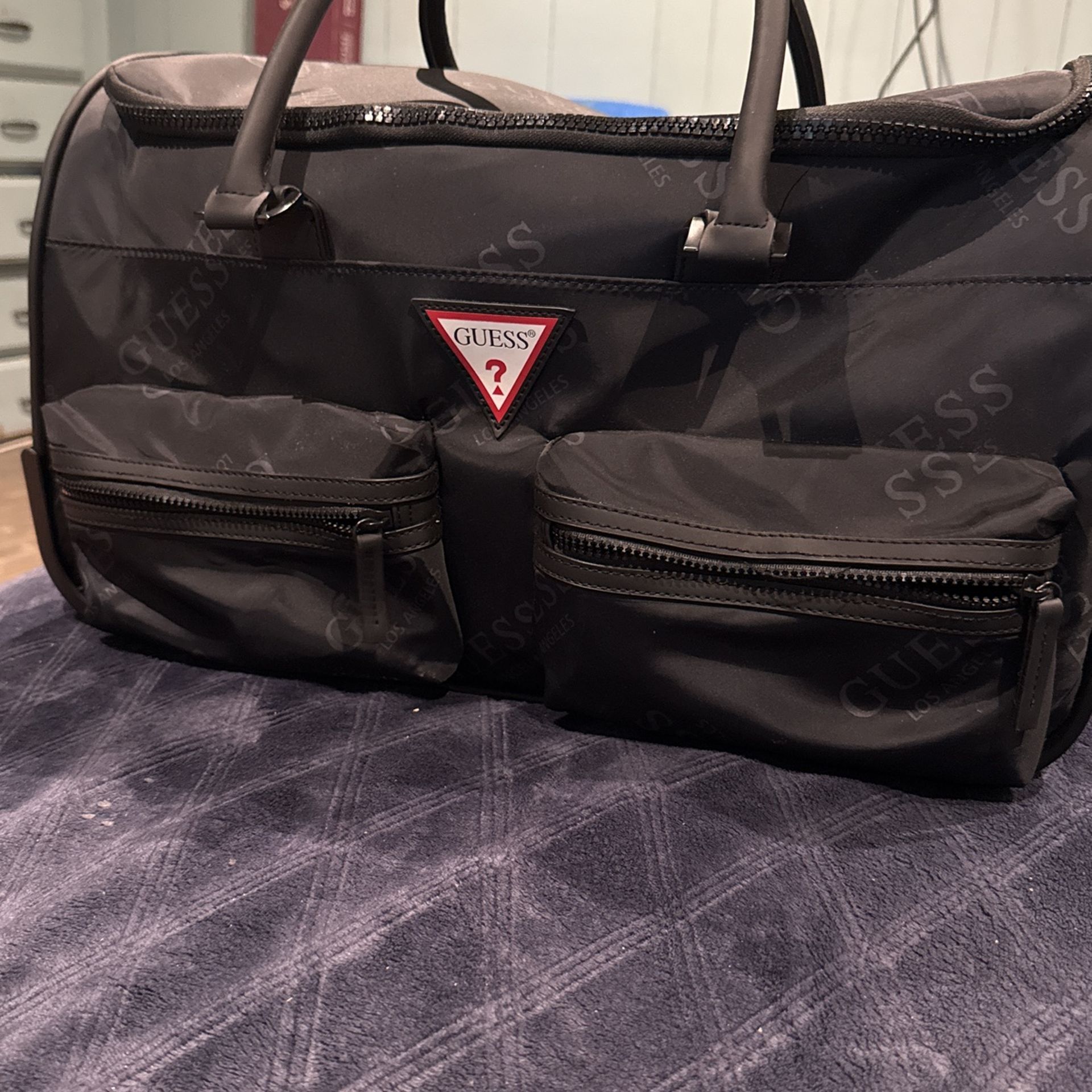Guess! Duffle/luggage Bag