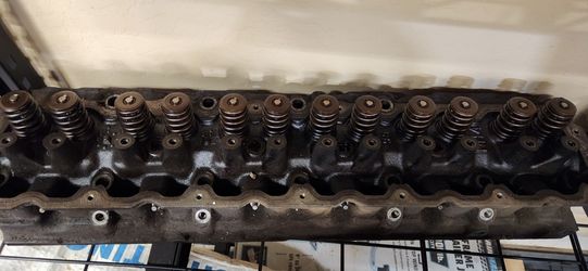 2000 cherokee 4.0 cylinder head