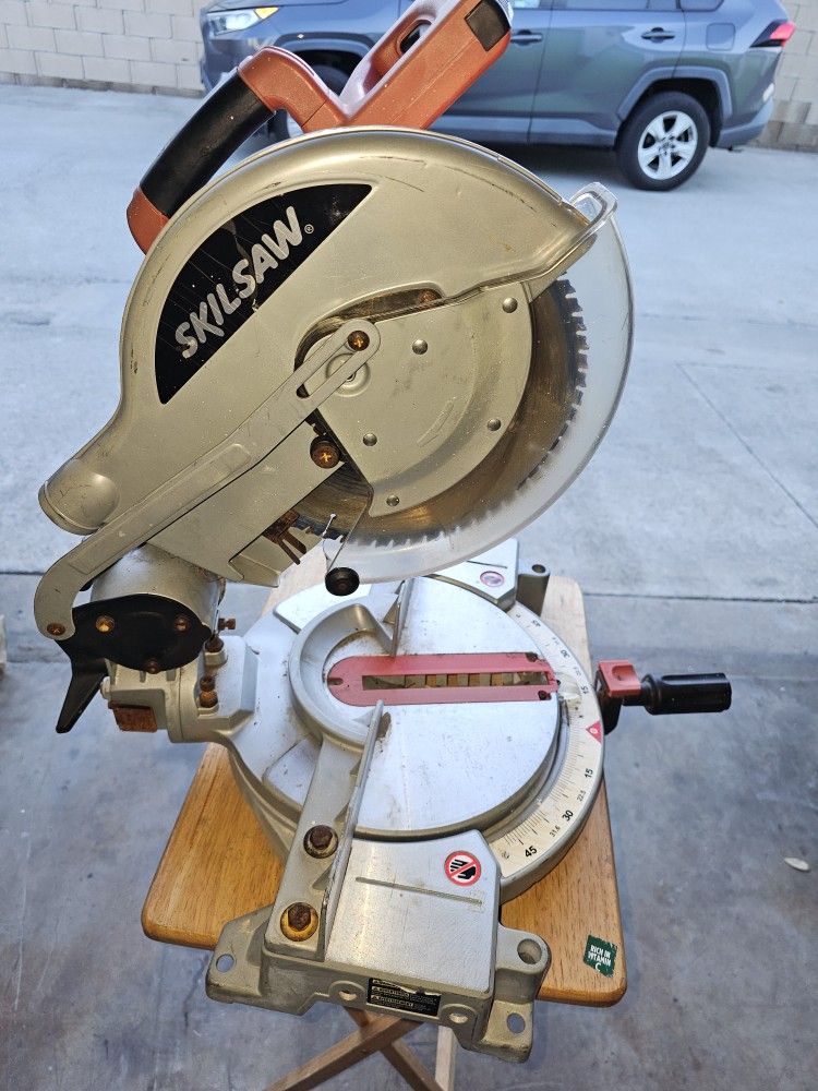 7-1/4 in. Single-Bevel Compound Miter Saw