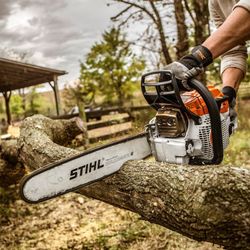 STIHL MS 261 50cc Chainsaw 18" Guide Bar used twice $500 With Stihl chainsaw case