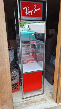 NICE LARGE RAY-BAN SUNGLASS CASE STORE DISPLAY NO KEYS TOWER CABINET
