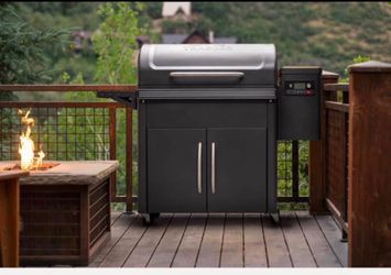 TRAEGER SILVERTON XL PELLET GRILL SMOKER USED WORKS GREAT