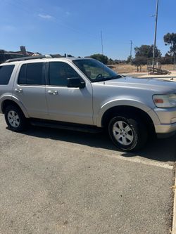 2008 Ford explorer