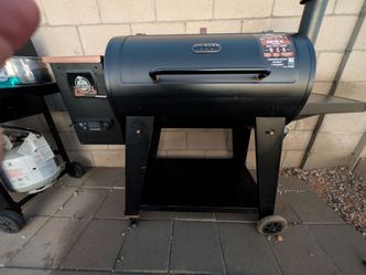 Pit Boss Austin XL Onyx Edition Pellet Grill – Used 3x + Cover & Pellets Included!