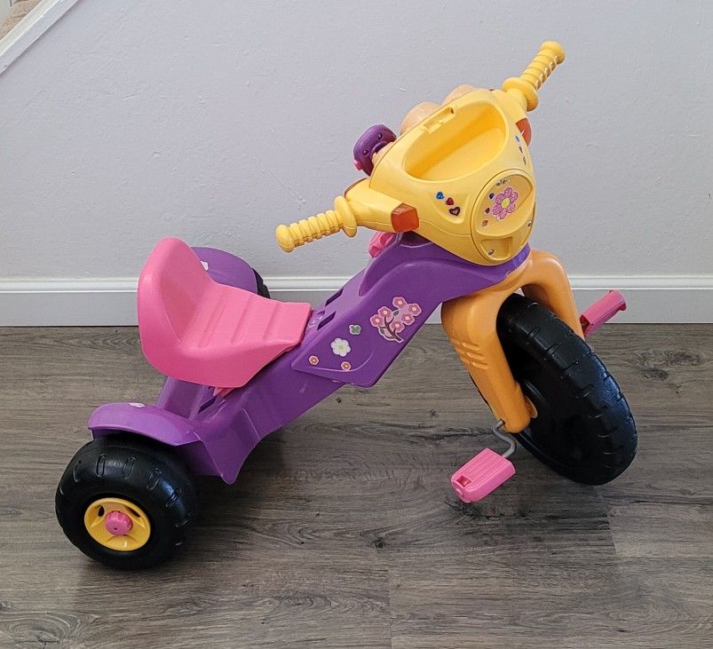 Fisher Price Dora The Explorer Ride On .Tricycle Toy. Talk,lights And Sounds Trike. Adjustable Seating . Used .