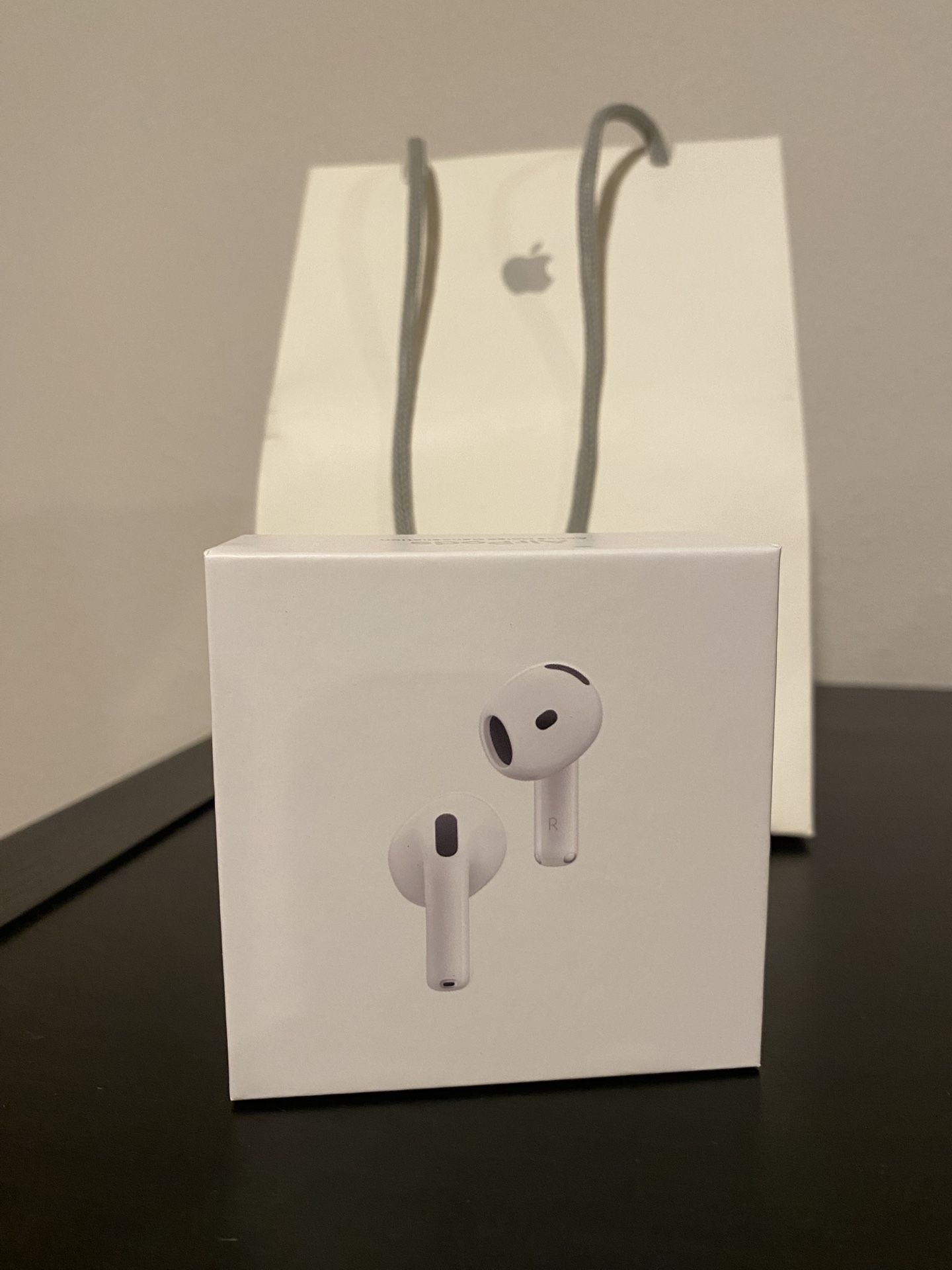 AirPods 4