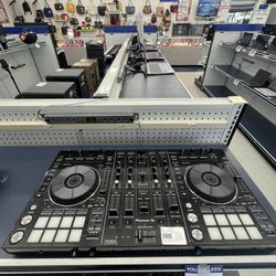 Pioneer XDJ-RX All In On Dj System With A Dual Deck