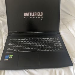 MSI CREATOR M16 GAMING LAPTOP 16" INTEL CORE i7 16GB Ram 256gb SSD  Windows 11 GpU GFORCE RTX  3050 4Gb AND CHARGER