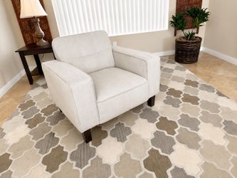 Beautiful Brand New Upholstered Comfort Lounge Chair