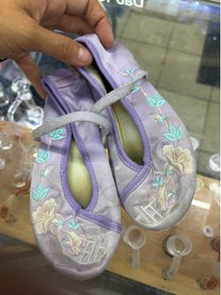 VNTG Lavender Mary Jane Flats with Floral Embroidery – Sz 30 (approx. US Toddler 12)