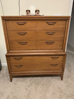 Queen Bedroom Set w/ Mattress, Box Spring & Dresser
