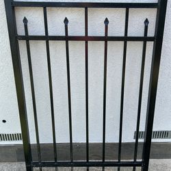 Black Metal Fence/Gate/Yard Art 34-3/8” Wide 49-1/4” Tall