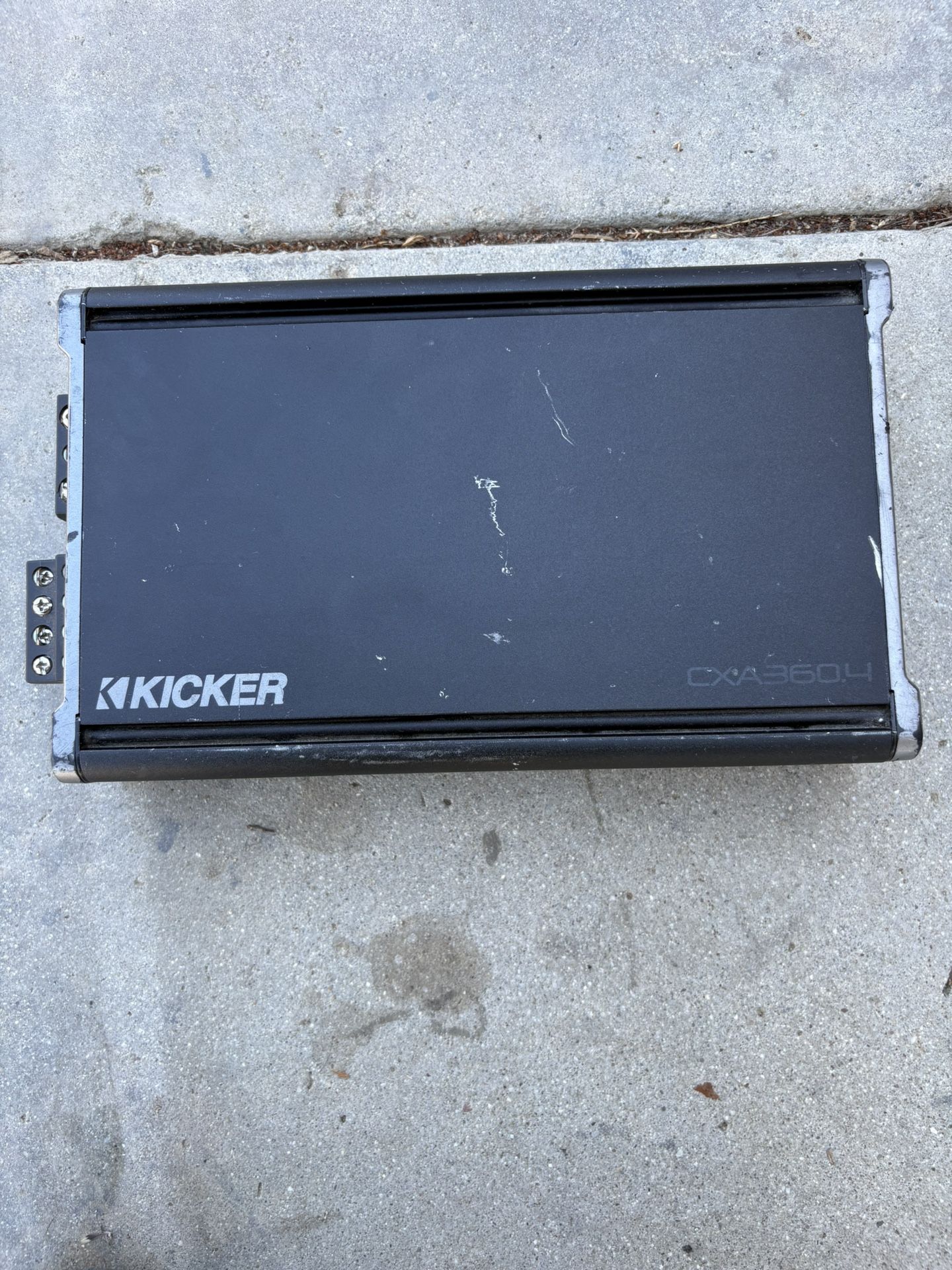 Kicker Amp