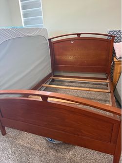 QUEEN SIZE BED FRAME