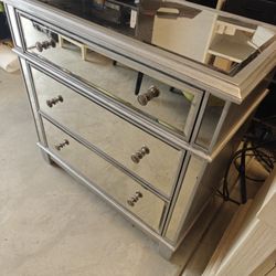 3 Drawer Dresser 
