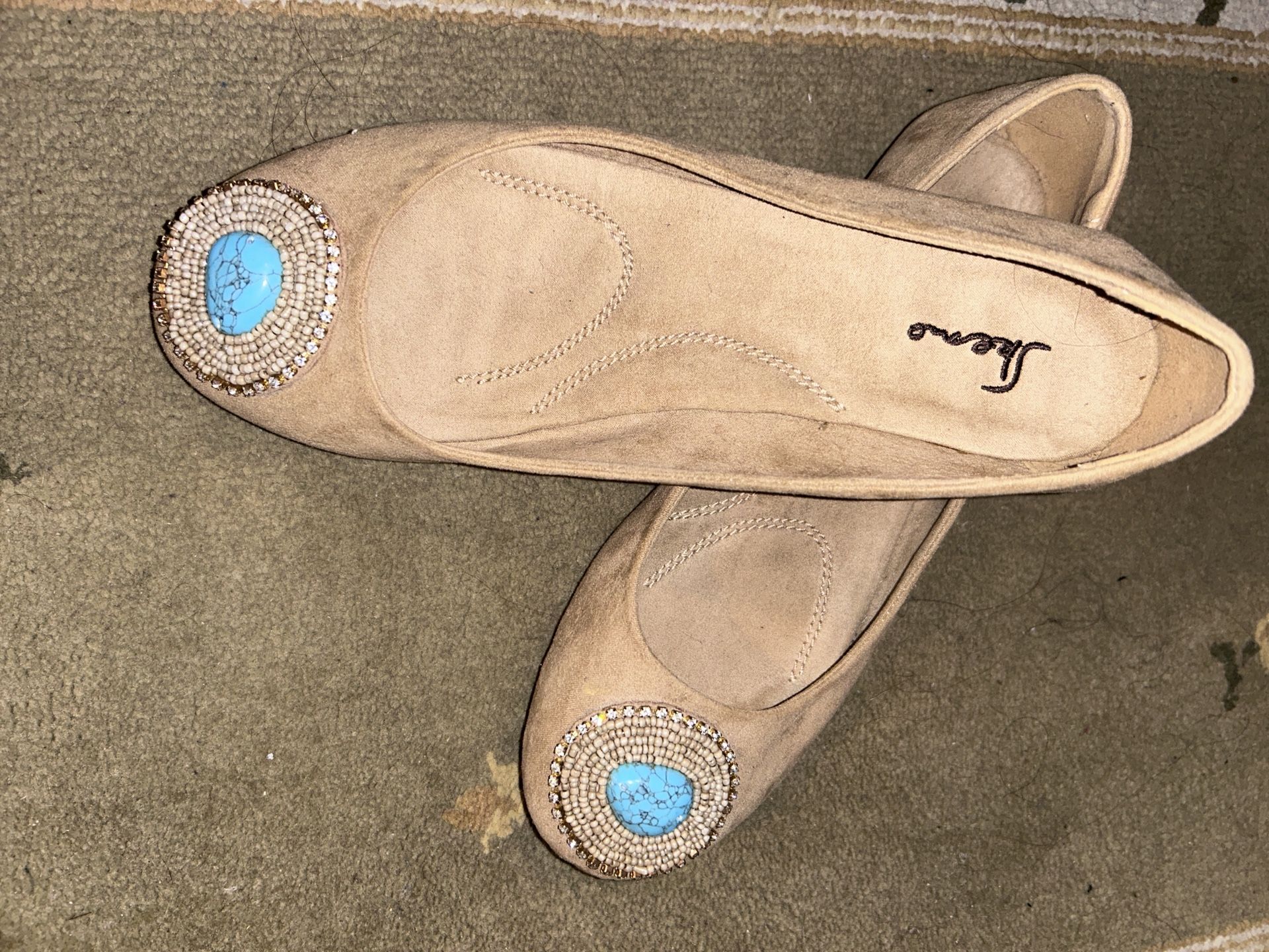 Ballerina flats women’s size 8 unworn suede with faux turquoise