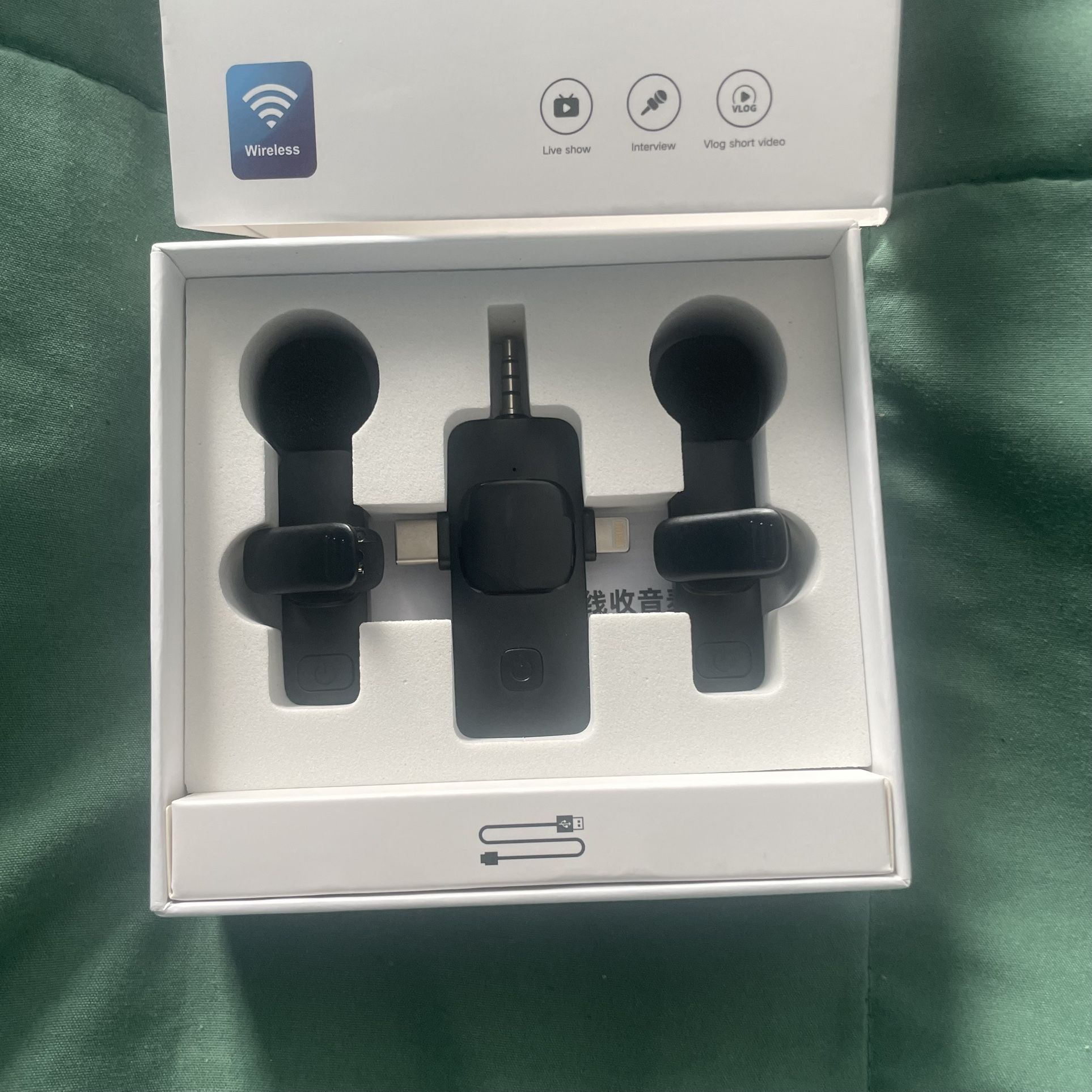 Professional Wireless Lavalier Microphones