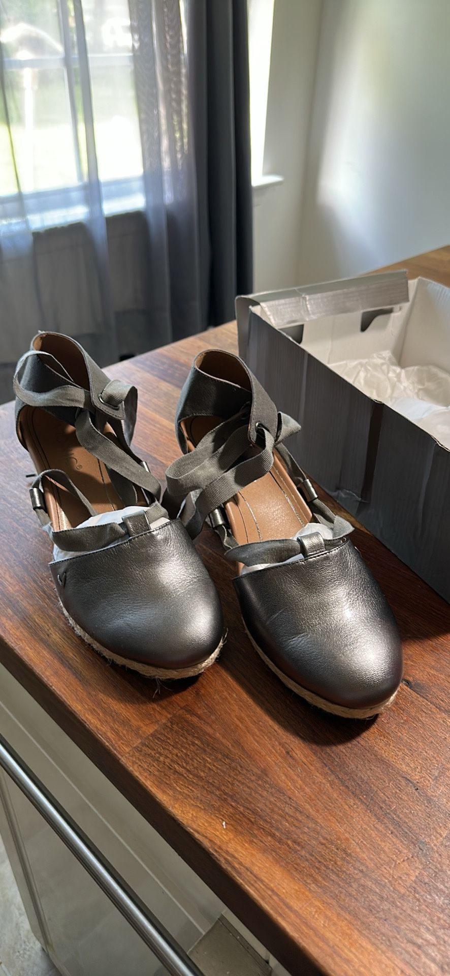 VIONIC Katelyn Metallic Pewter Wedge sandal