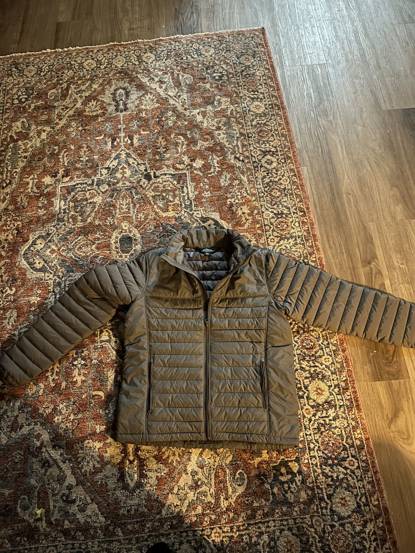 Tri mountain Puffer Jacket Men’s L