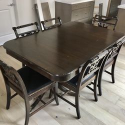 Antique Dining Table & 6 Chairs 