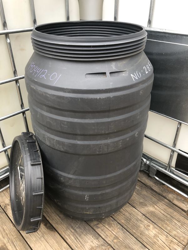 55 gallon food grade plastic screw top barrel for Sale in Escondido, CA