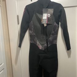 Roxy Syncro Series Wetsuit Size 4 New