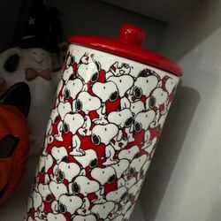 Large peanuts canister new in box