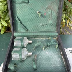Antique Barkeepers Case with 2 Bottles 