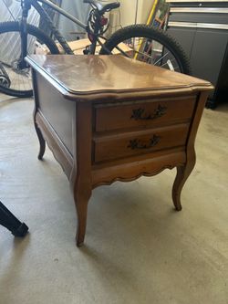 Vintage Dresser/night stand/side table, fully wood, excellent condition.