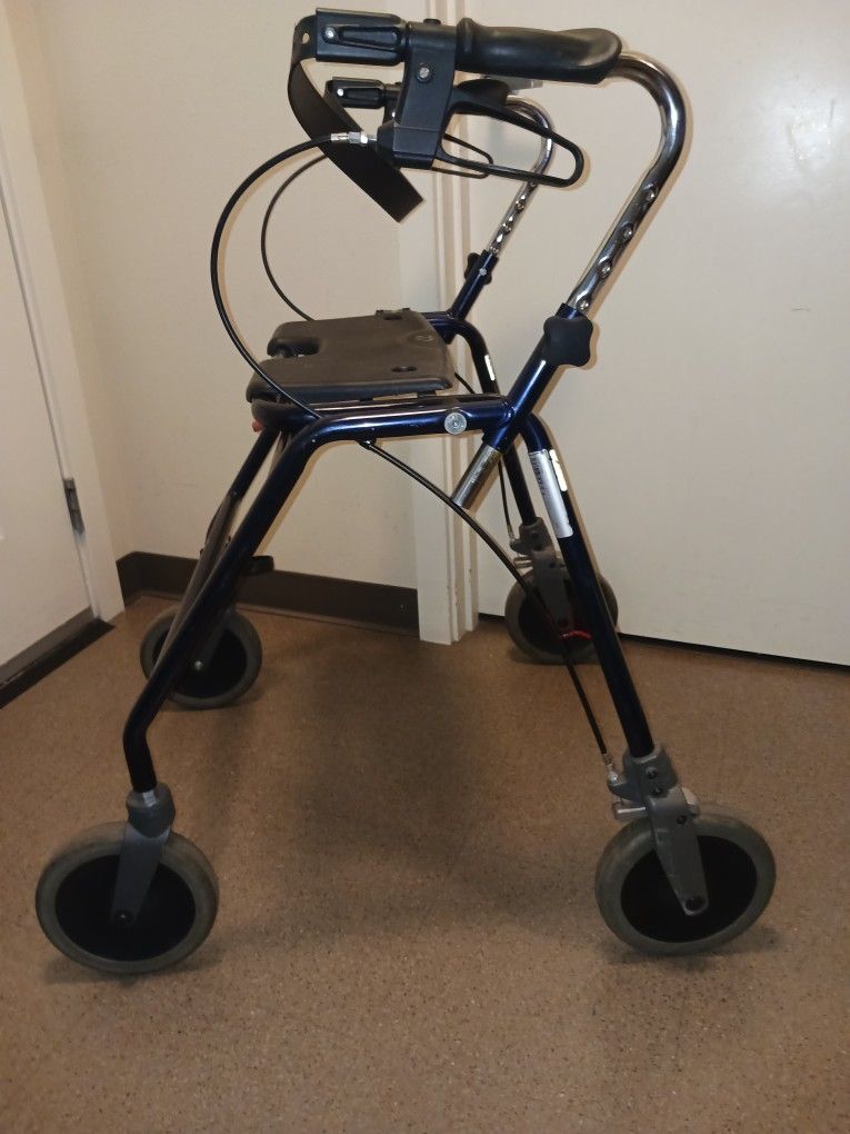Walker Rollator Dolomite With Extra Heavy Duty Frame Wheel Extremely Nice Brakes