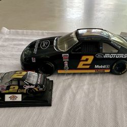 NASCAR Rusty Wallace #2 Motorsport Die Cast Collectible & Mini Genuine Draft Car