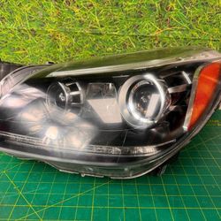 12-16 Mercedes SLK250 R172 Headlight Bi-Xenon Left Driver Side OEM