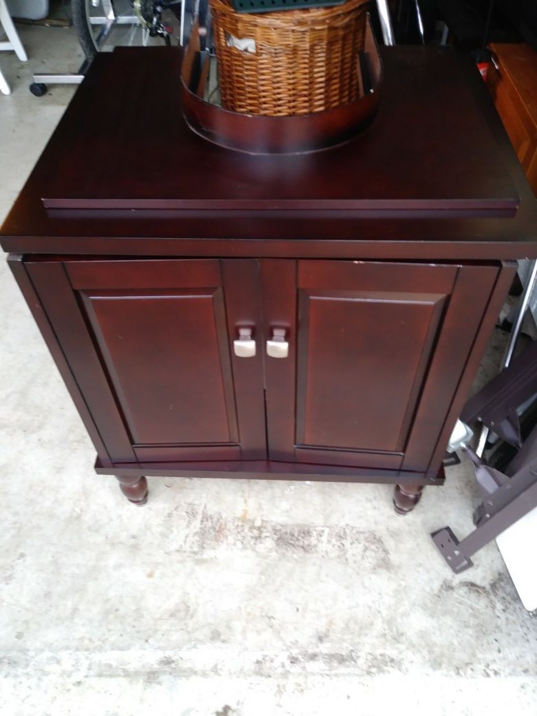 Sink wrap for pedestal sink